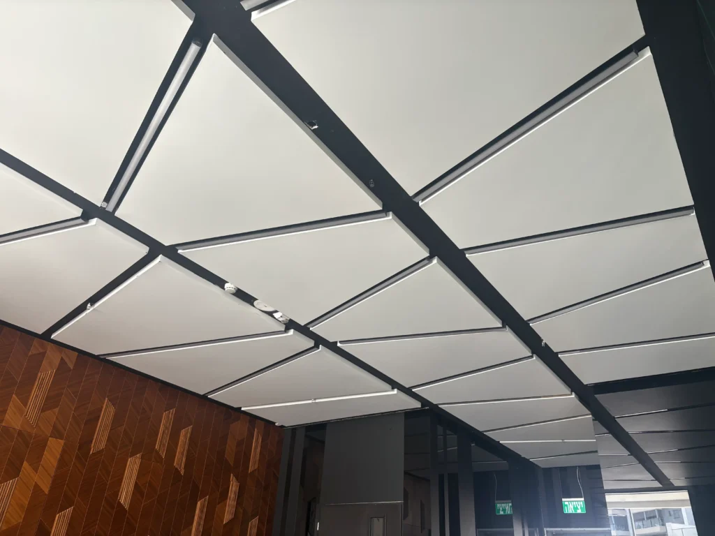 תקרות מתיחה משולבות